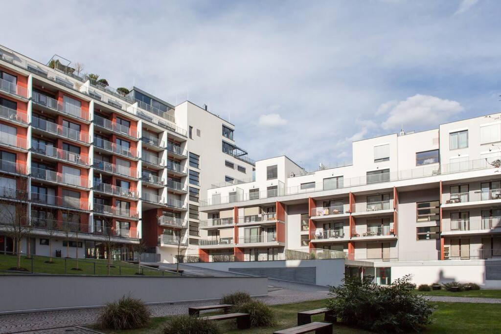 Jt'S Apartments Korunni Str. Prague Luaran gambar