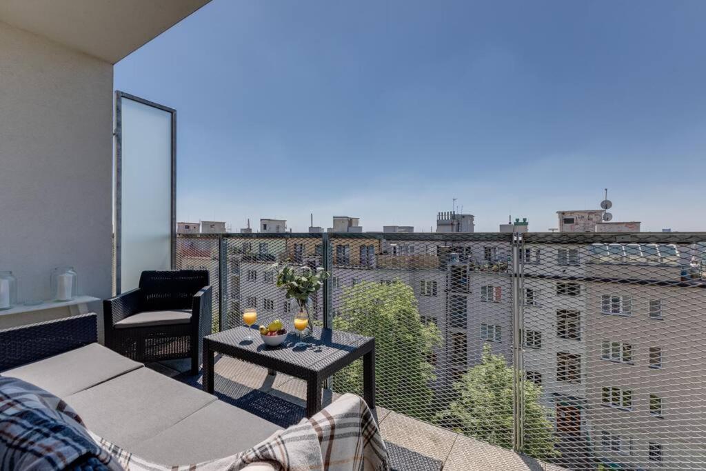 Jt'S Apartments Korunni Str. Prague Luaran gambar