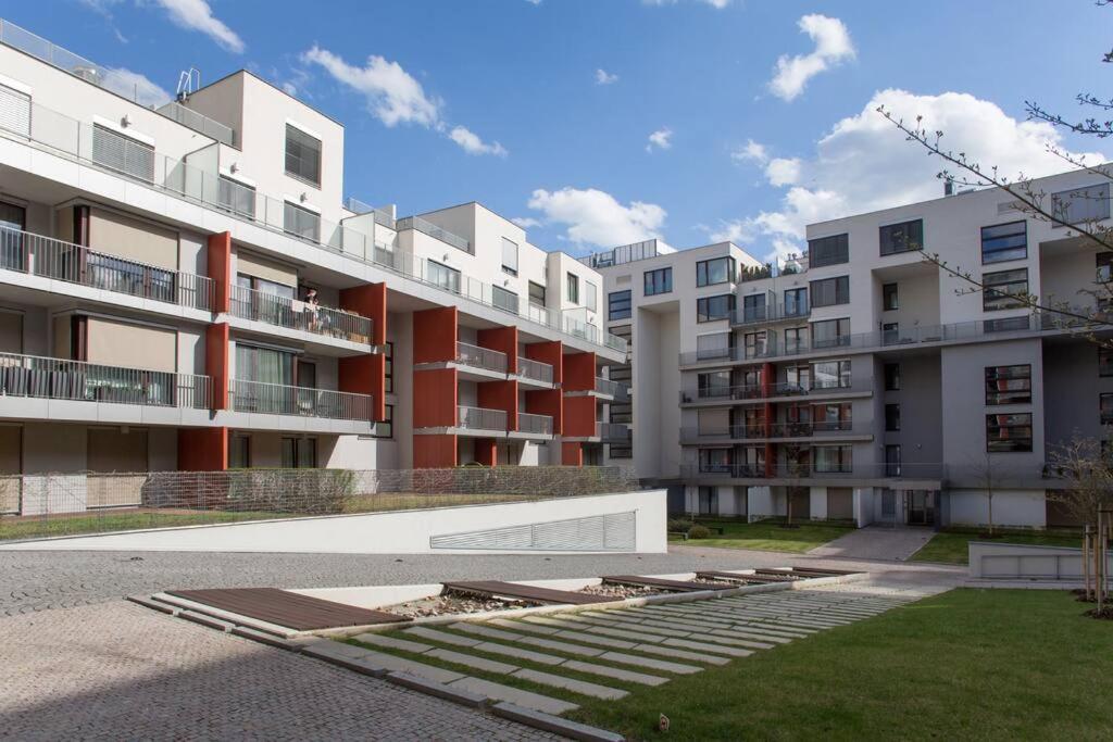 Jt'S Apartments Korunni Str. Prague Luaran gambar