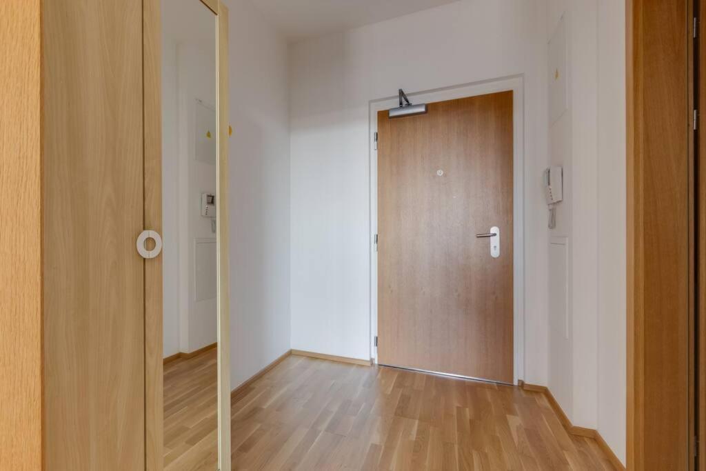 Jt'S Apartments Korunni Str. Prague Luaran gambar