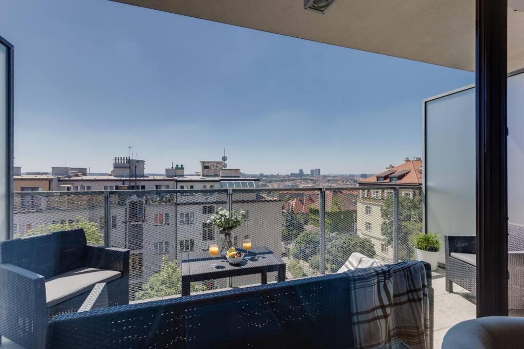 Jt'S Apartments Korunni Str. Prague Luaran gambar
