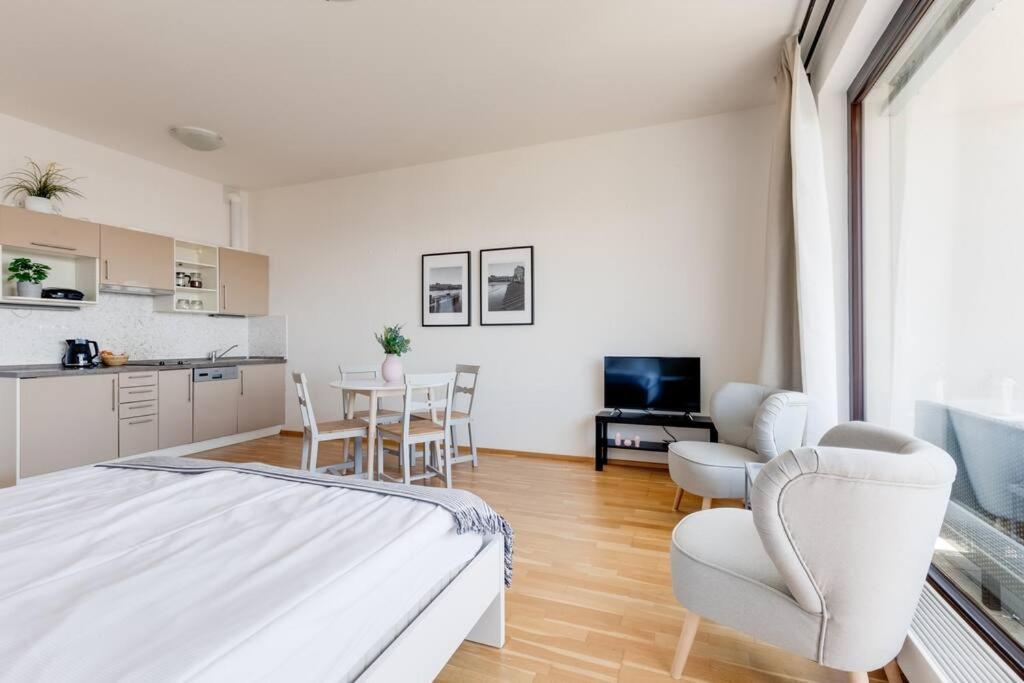 Jt'S Apartments Korunni Str. Prague Luaran gambar